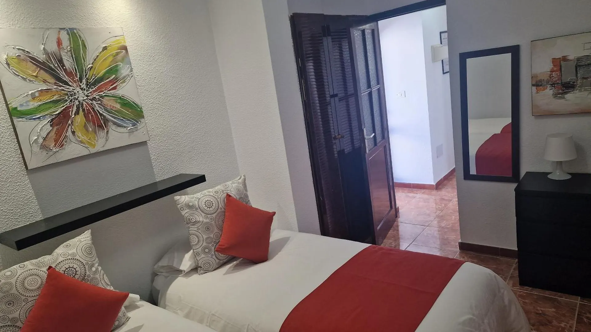 Apartamentos Funchal Los Cristianos  Los Cristianos (Tenerife)
